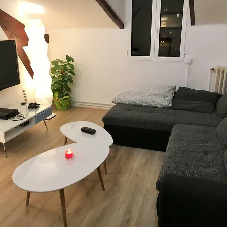 Large Apt 2 Chambres Proche La Defense شقة *